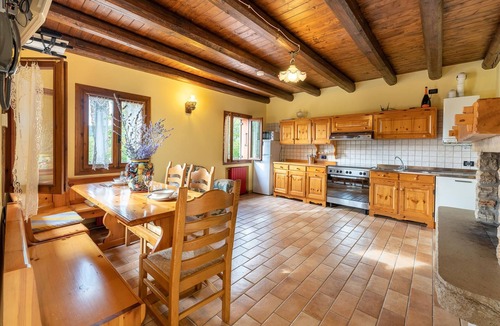 Valnogaredo House | Nice home in Fontanafredda di Cinto
