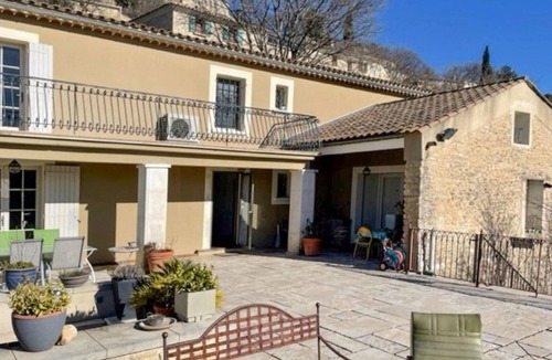 La Roque-sur-Pernes House | Nice home in La Roque-sur-Pernes