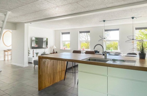Allinge House | Nice home in Allinge with kitchen