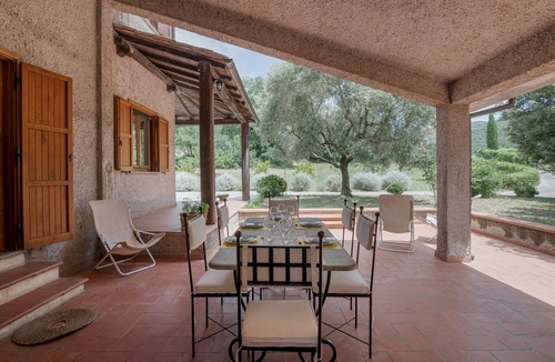 Configni House | Nice home in Configni