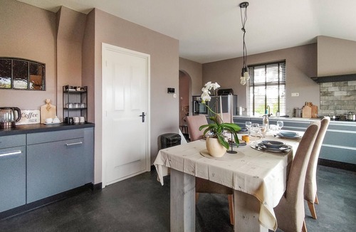 Daarle House | Nice home in Daarle with sauna