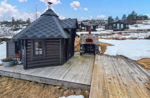 Tørdal House | Nice home in Drangedal with sauna