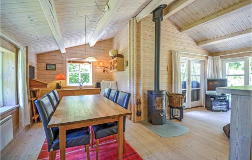 Femmøller House | Nice Home In Ebeltoft With Kitchen