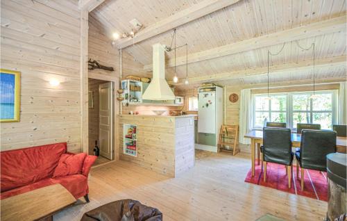 Femmøller House | Nice Home In Ebeltoft With Kitchen