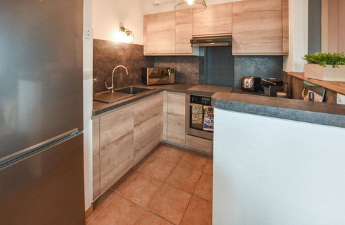 Vaison-la-Romaine House | Nice home in Vaison-la-Romaine with WiFi