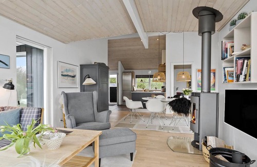 Diernæs House | Nice home in Haderslev with lake view
