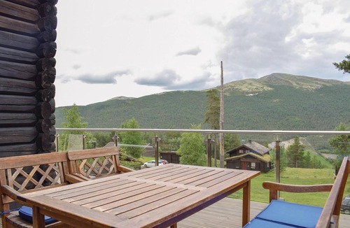 Heidal House | Nice home in Heidal with sauna