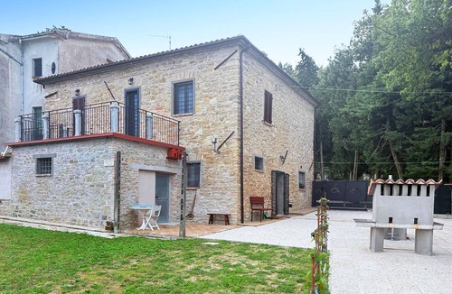 Colle San Valentino House | Nice home in Avenale di Cingoli