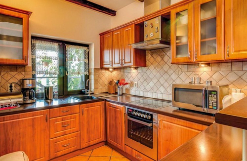 gmina Bedzino House | Nice home in Mscice with swimming pool