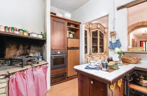 Baiano House | Nice home in spoleto pg with private swimming pool, can be inside or outside