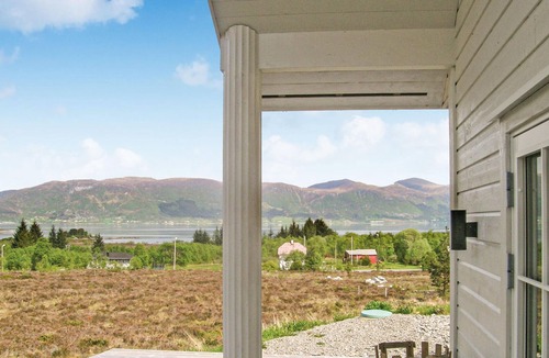 Selje House | Nice home in Stadlandet with house sea view