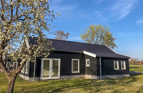 Zwanegat House | Nice home in Strijen with WiFi