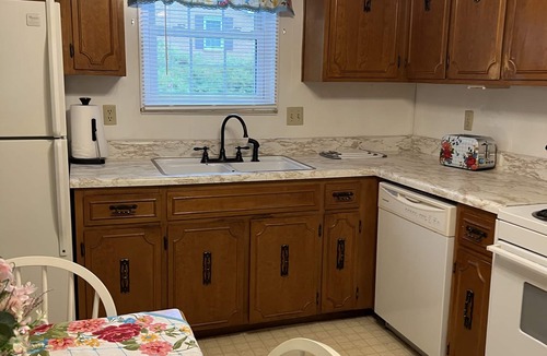 Tazewell House | Nice home under 3 min. to the Back of the Dragon Center & downtown Tazewell.