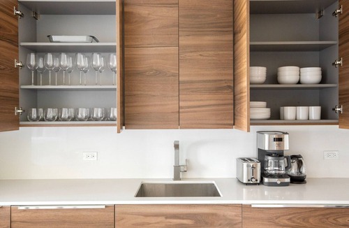 Lower East Side Apartment | Nice LES 2BR w/Doorman, Gym, Outdoor Space & Elevator, by Blueground