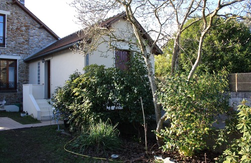 Barbizon House | Nice little independent studio