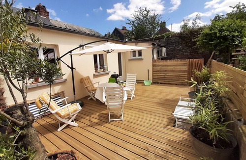 Orbec Bed & Breakfast | Nice loft with south west terrace
