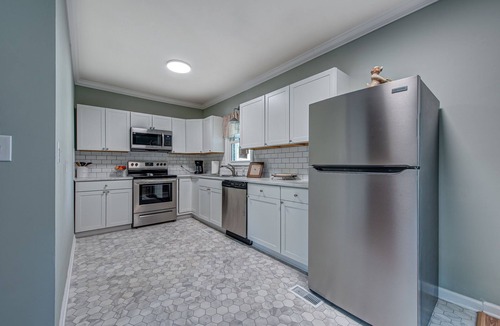 Union Mills House | Nice quiet keyless entry home just 25 min to Lake Lure & Chimney Rock with barn