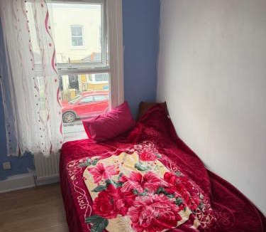 Nunhead House | Nice room