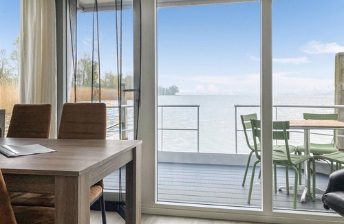 Biddinghuizen Boat Rental | Nice ship in Biddinghuizen with kitchen