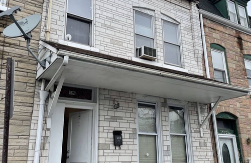Allentown Cabin | Nice spacious cozy room by center city allentown