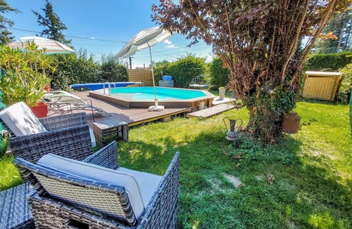 Pouilly-sous-Charlieu House | Nice (sta)caravan in Pouilly-Sous-Charlieu