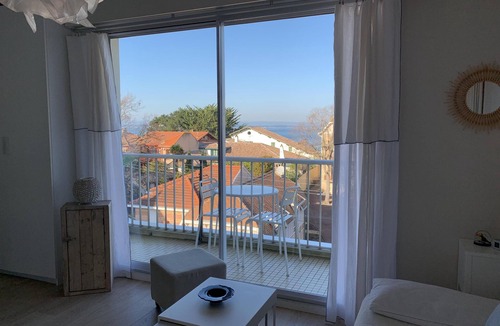 Arcachon Apartment | Nice studio for 2 people in Arcachon with pool view - 100 m from the beach