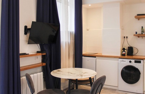 Faubourg Saint-Germain Apartment | Nice Studio Near Eiffel Tower