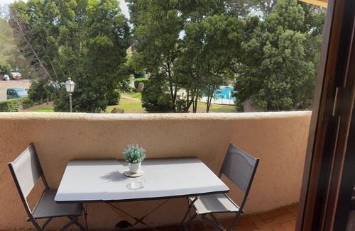 Boulouris-sur-Mer Apartment | Nice studio with balcony - 250 m from the beach