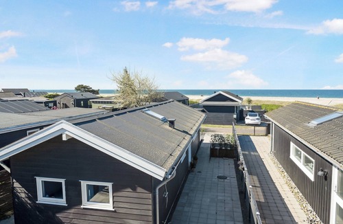 Karrebksminde House | Nice summer house near the water's edge