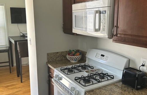 Del Aire House | Nice two bedroom home near, beach, So-fi & LAX