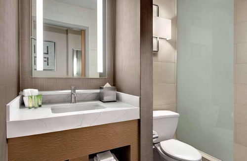 Gateway District House | Nice Unit by Strat Casino Strip Las Vegas