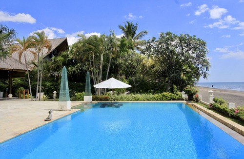 Dencarik Villa | Nice Villa direct on the beach , Lovina area , North Bali