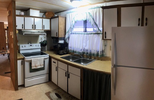 Apache Junction House | Nice vintage style with Mountain views! 55 plus community!