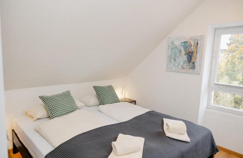 Links der Wertach-Nord Apartment | nice2be Violet - Augsburg Zentrum