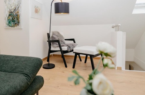 Links der Wertach-Nord Apartment | nice2be Violet - Augsburg Zentrum