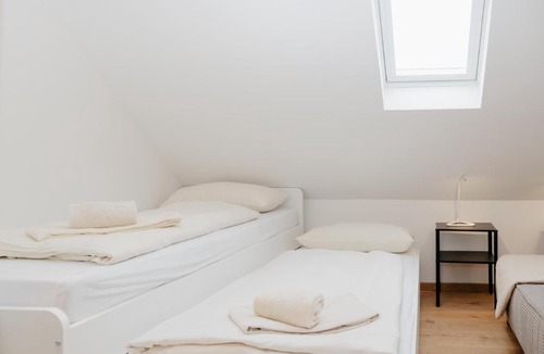 Links der Wertach-Nord Apartment | nice2be Violet - Augsburg Zentrum
