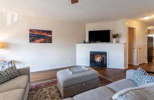 Morgantown House | Nicely Appointed, Cheerful 3 Bedroom Townhome