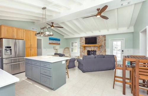 Villa Segunda House | Nicely decorated 4 bedroom Sound View Home w/Large Back Yard! Pet friendly!