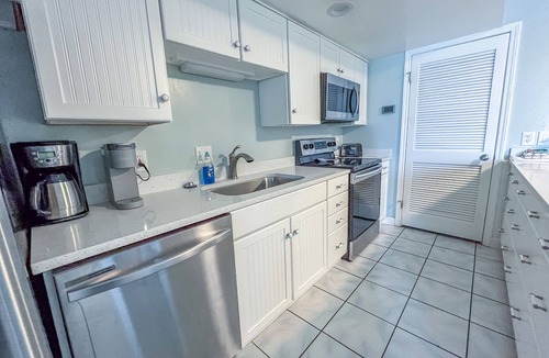 Bel Air Condo | Nicely Updated Beachfront 2BR (Sleeps 8) With ocean view and convenient parking.