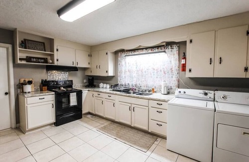 Anniston House | Nichole's Nest
