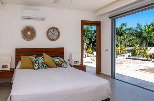 La Iglesia Hotel | Nicole ApartHotel