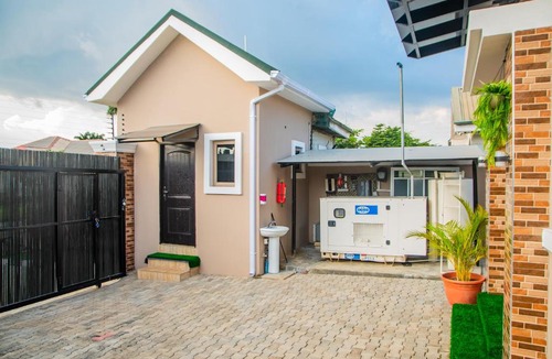 Abuja Apartment | NIFEWAT APARTMENT leed studio apartment with gym, Netflix and WiFi