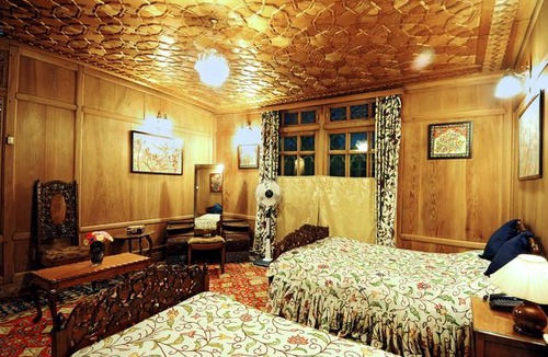 Nagin Bagh Hotel | Nigeen Beauty Houseboats