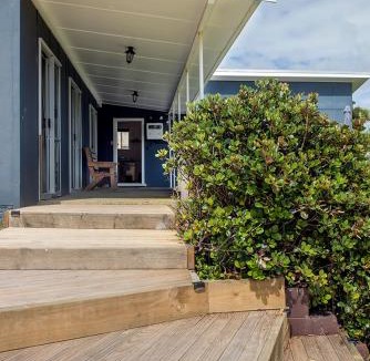 Coopers Beach House | Nigel's Crib - Coopers Beach Holiday Home