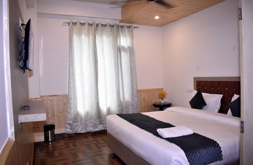 Mohal Hotel | Night Inn Paradise