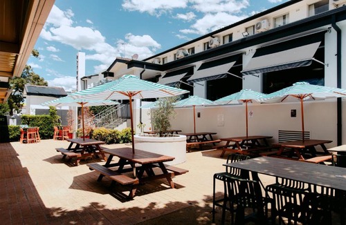 Mt Pritchard Hotel | Nightcap at Pritchards Hotel