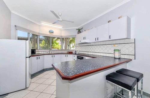 Nightcliff House | Nightcliff Foreshore Getaway - McKay Gardens