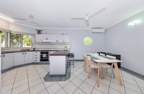 Nightcliff House | Nightcliff Foreshore Getaway - McKay Gardens