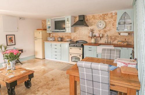 Lower Trengale House | Nightingale Cottage
