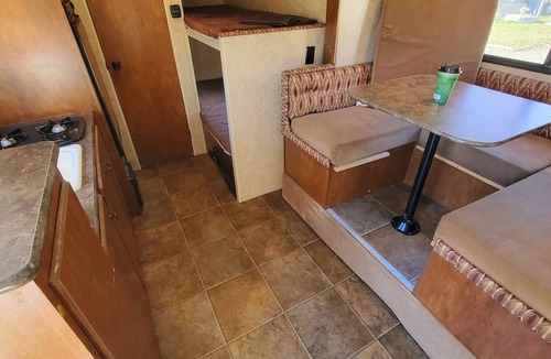 Eustis House | Nightly RV On-site rental. River front. Showerhouse with laundry.